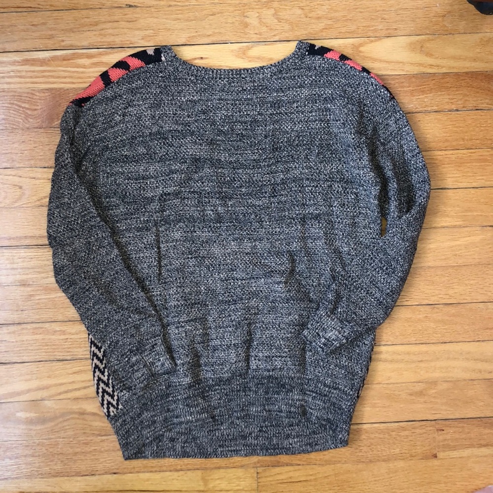 Ecoté Sweater - Picture 2 of 2